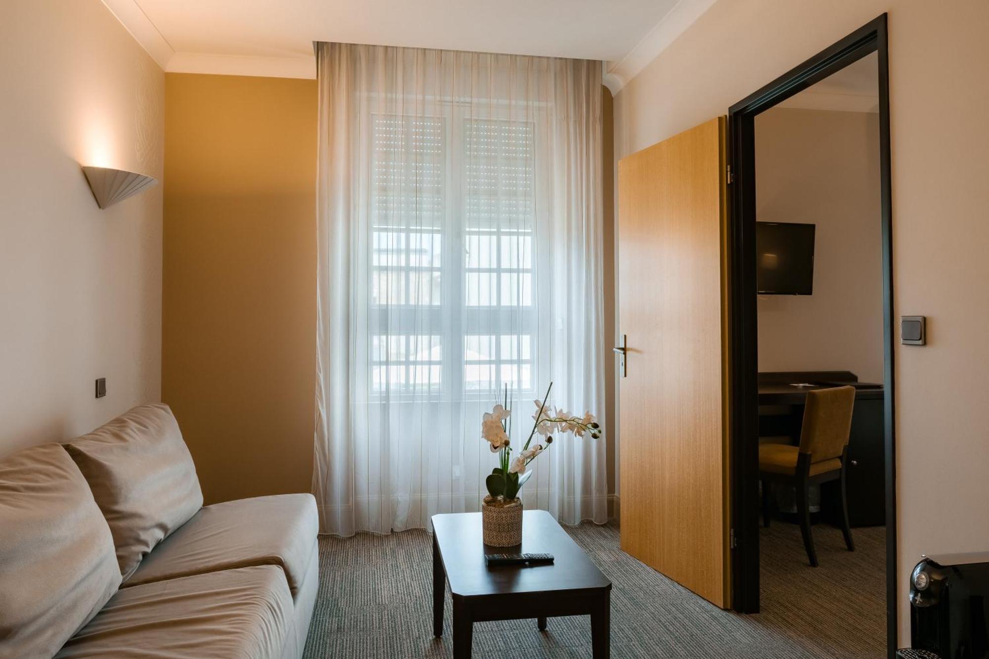 Best Western Poitiers Centre Le Grand Hotel Exterior foto
